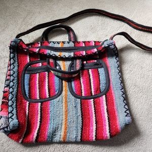 Casual hand woven bag from Peru